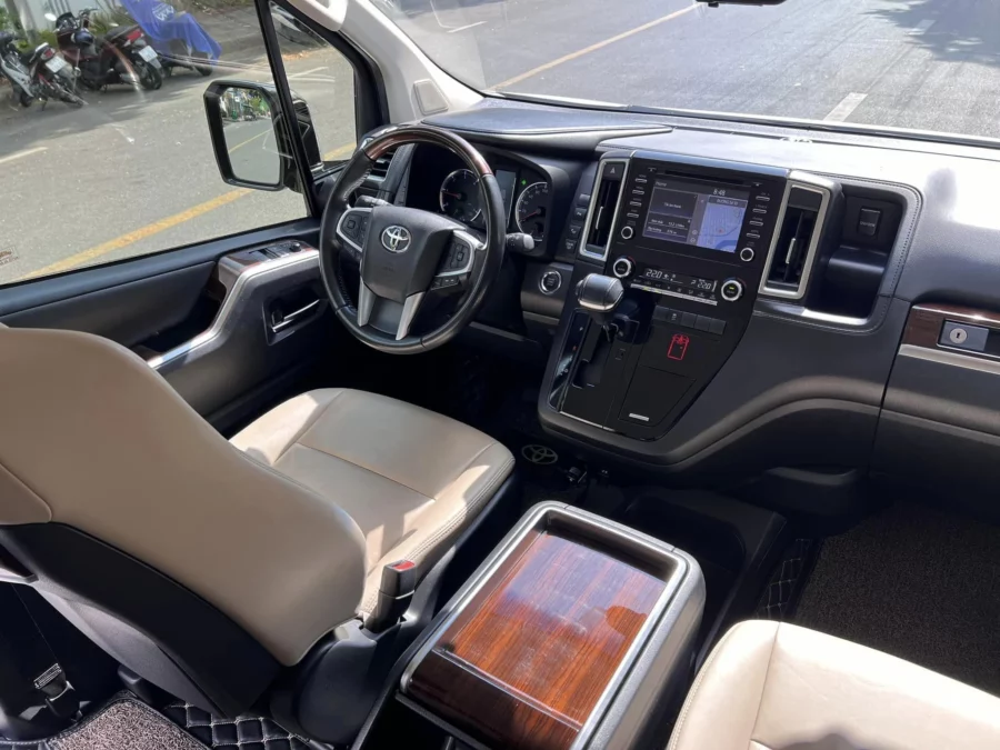 Đánh giá nội thất Toyota Granvia