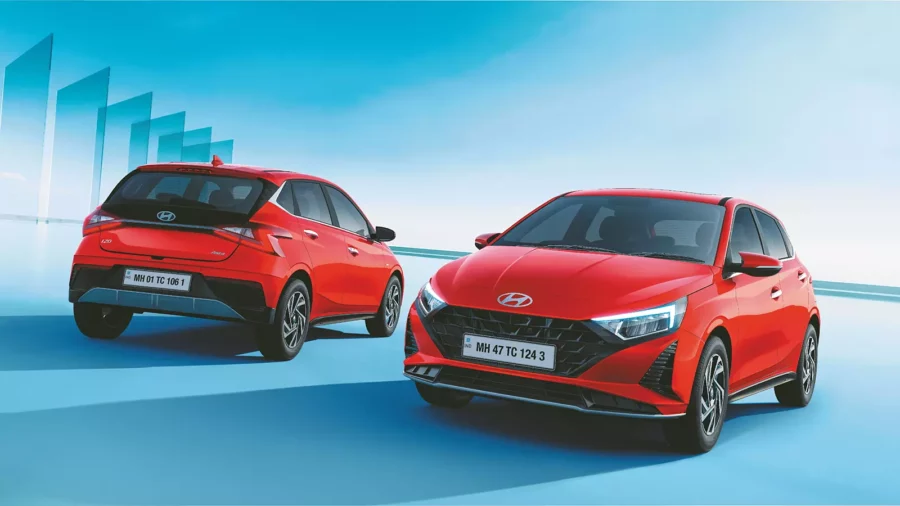 Hyundai i20 1.4 AT: khoảng 618 triệu đồng.
