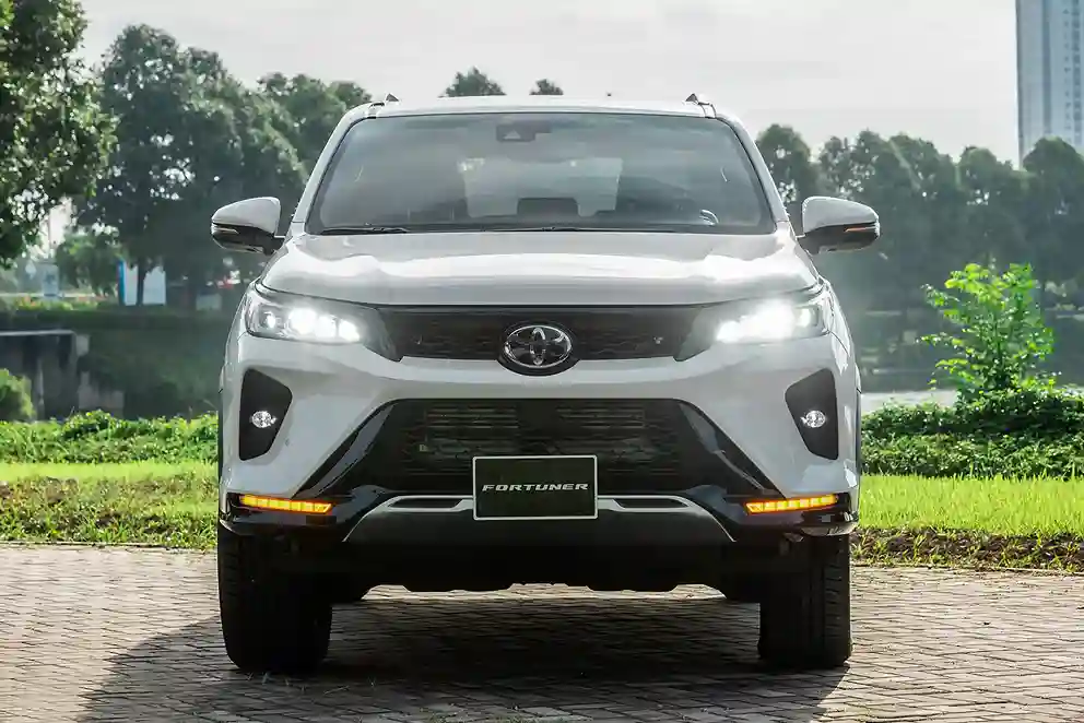 Đầu xe Toyota Fortuner