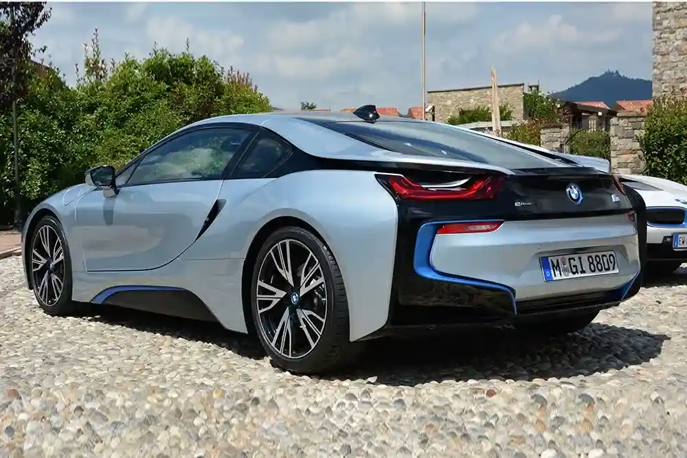 BMW i8