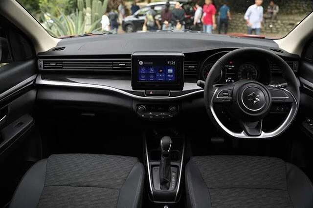 Khoang lái Suzuki XL7
