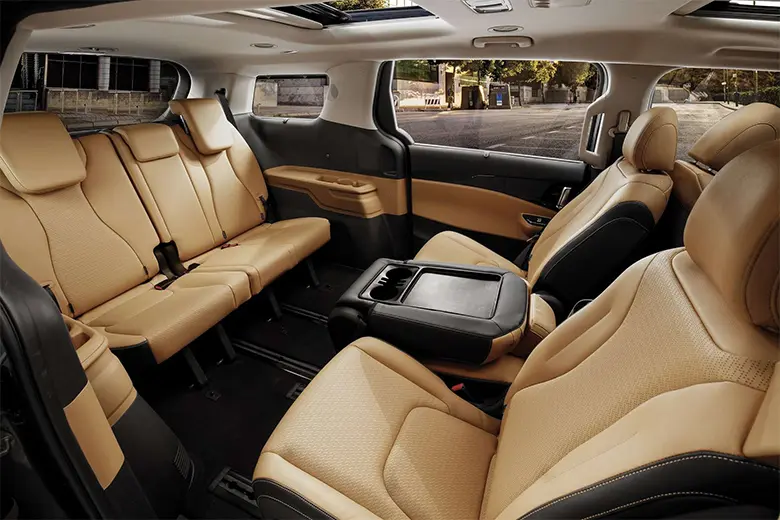 khoang hành khách Kia sedona 7 chỗ