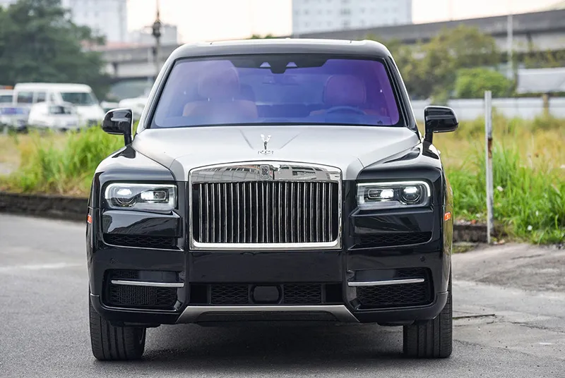 đầu xe Roll royce cullinan