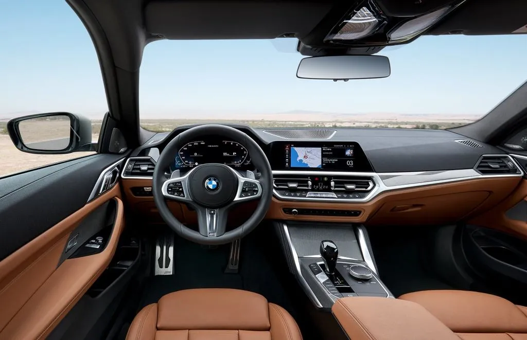 khoang lái bmw 4 chỗ