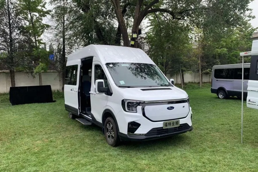 Hệ thống vận hành Ford Transit​​ 2024